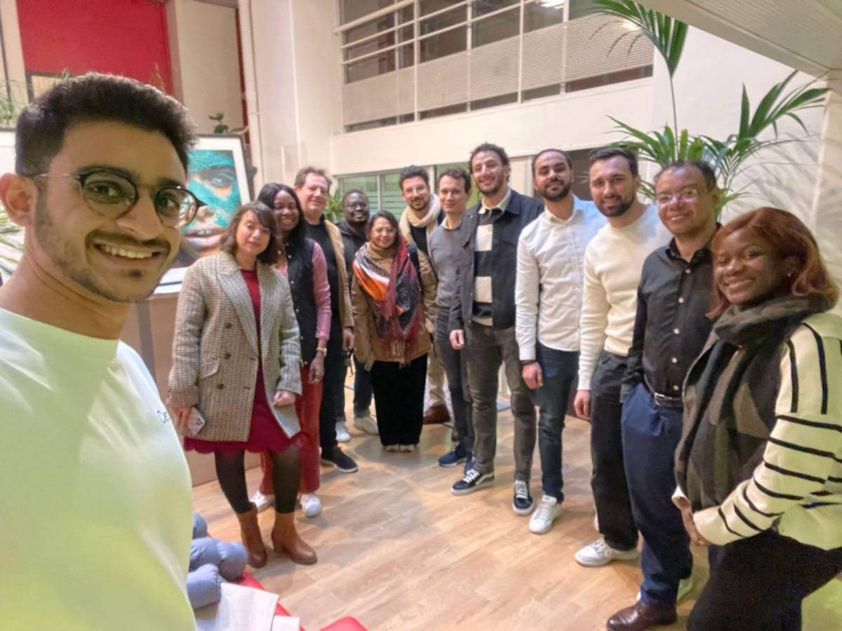 Djouzar et une promotion d'une douzaine de participants